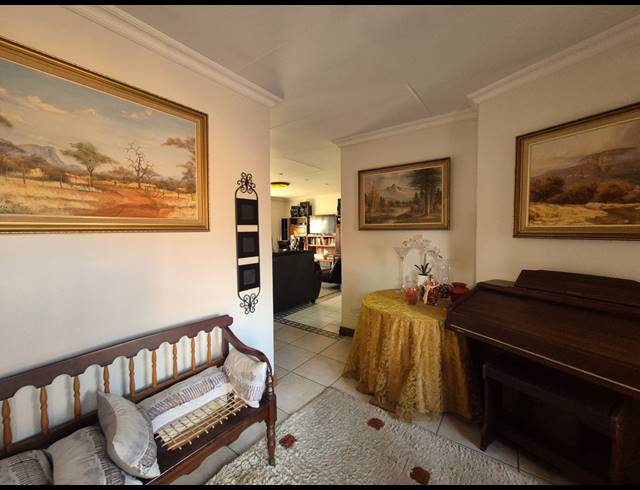 3 BEDROOM TOWNHOUSE FOR SALE IN VANDERBIJLPARK SE 2